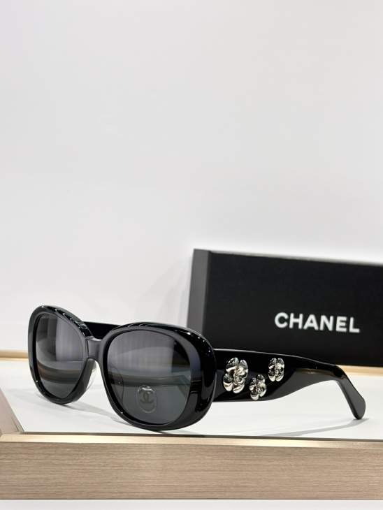 Picture of Chanel Sunglasses _SKUfw76989906fw